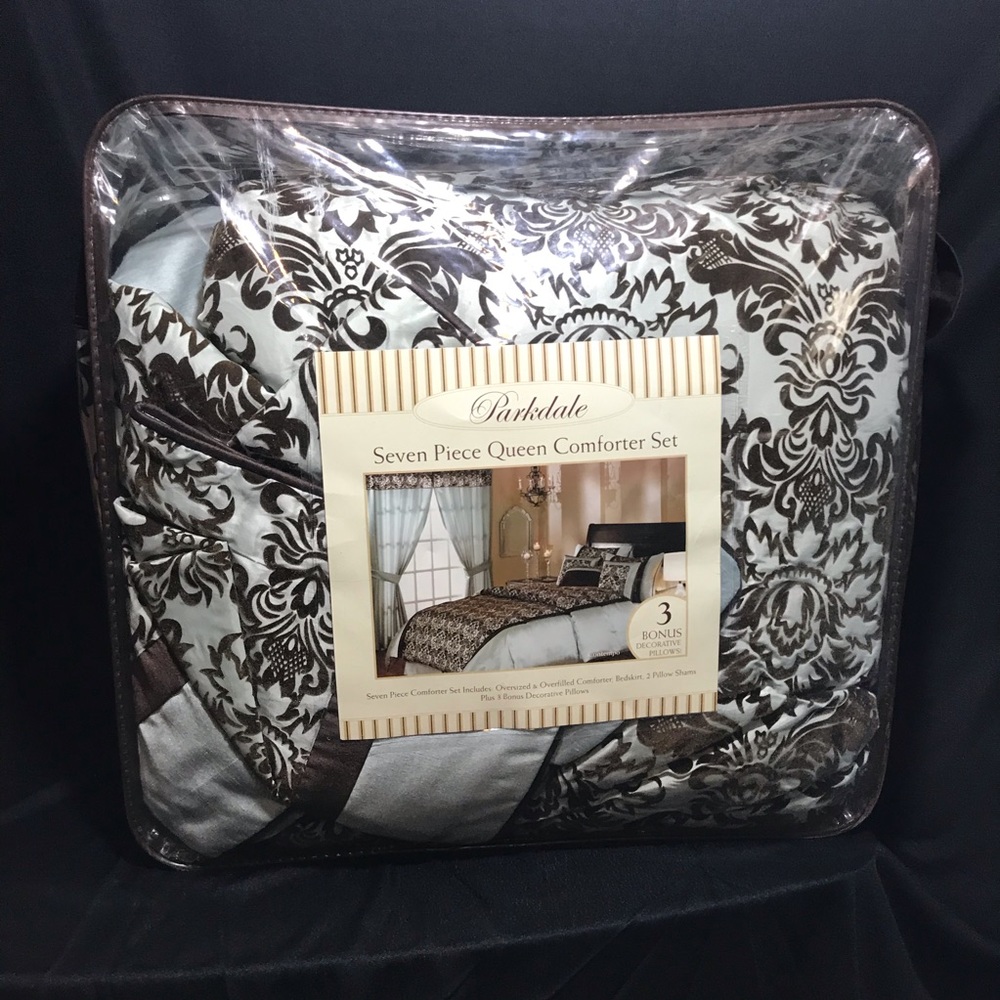 7 Piece Queen Size Comforter Bed Set